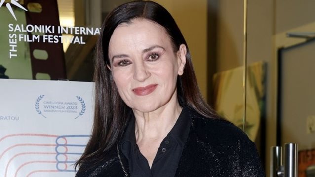 Εντυπωσιακή η Καρυοφυλλιά Καραμπέτη στην πρεμιέρα της ταινίας "Φόνισσα"