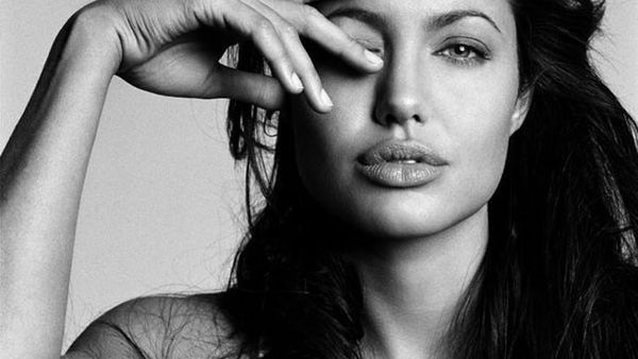 Angelina Jolie: Το σκάφος της στον Άι-Γιαννάκη Πάργας: Φωτογραφίες