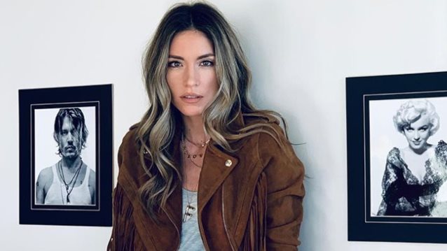 Αθηνά Οικονομάκου
: Η εμφάνιση που μάς θύμισε την Έλενα Παπαρίζου στο My Number One! Δείτε φωτογραφίες