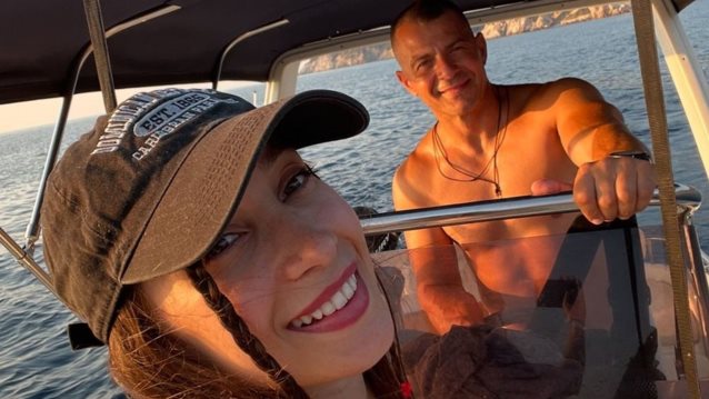 Γιώργος Αγγελόπουλος &amp; Δήμητρα Βαμβακούση σε #familygoals στιγμές στο σκάφος