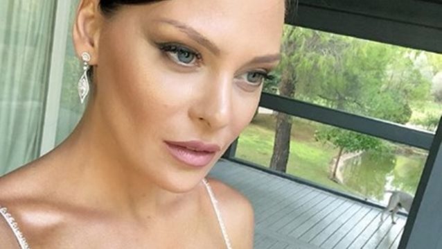 Υβόννη Μπόσνιακ: Το νυφικό μακιγιάζ και η λεπτομέρεια που άλλαξε τα πάντα!
