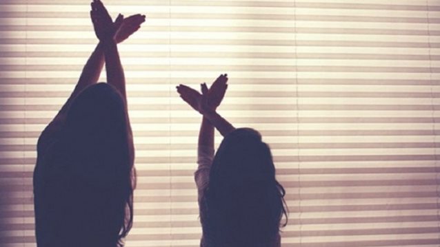 «Γίνομαι ίδια με τη μαμά μου»
: Γίνομαι όσα έχω «μισήσει» και αγαπήσει τόσο πολύ;