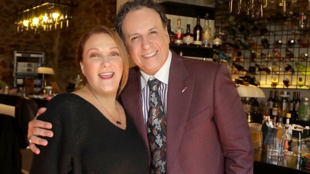 Το Καφέ Της Χαράς: Βρεθήκαμε στον χώρο που γυρίζεται ο νέος κύκλος της σειράς!