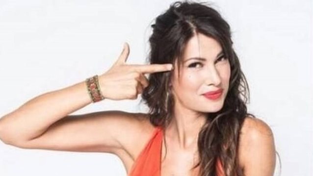 Το πλούσιο πρωινό της Κλέλιας Ρένεση στο χωριό με την κόρη της, Κοραλία