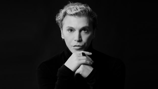 Ο Τάκης Ζαχαράτος μας συγκινεί και μας συστήνεται ως συγγραφέας!