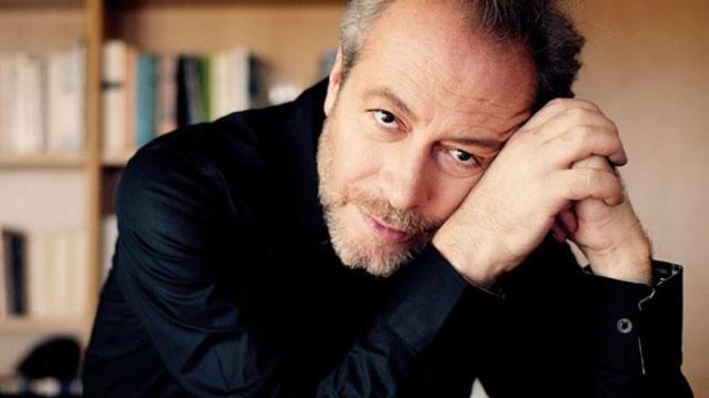 Γρηγόρης Βαλτινός: «Δεν υπήρξα ποτέ Σάκης Ρουβάς. Ούτε την ομορφιά του είχα, ούτε το κορμί του, ούτε το χέρι εκεί που έπρεπε»