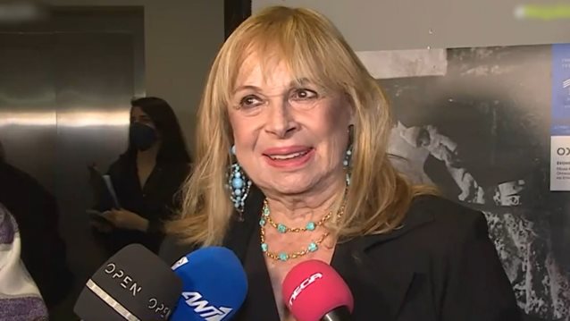 Άννα Φόνσου: "Δεν βλέπω παλιές ταινίες, παίζουν οι φίλοι μου κι όλοι έχουν φύγει από τη ζωή. Έρχεται και η σειρά μου"