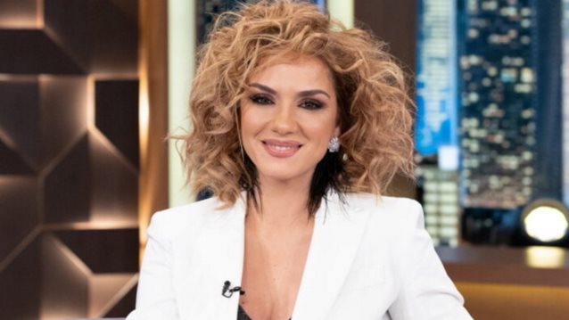 Καλεσμένη σε βάπτιση | Τα χτενίσματα που επιλέγουν ξανά και ξανά οι πιο stylish Ελληνίδες celebrities