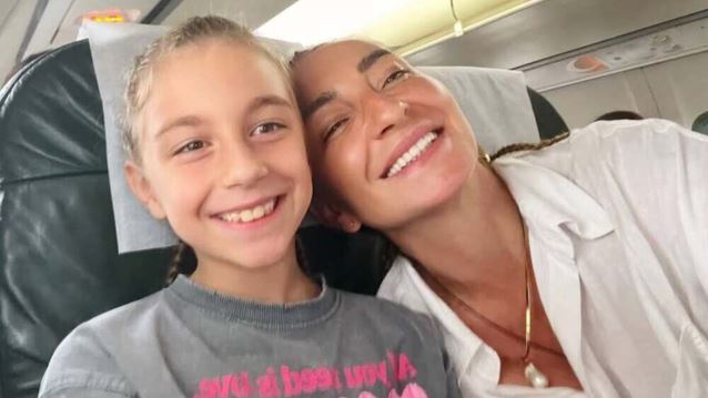 Περήφανη μαμά η Ρούλα Ρέβη! Η Ειρήνη - Χρυσή Τότσικα έδωσε την πρώτη της συναυλία