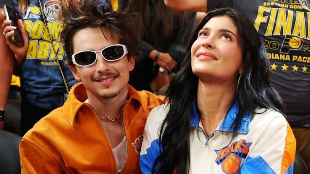 Kylie Jenner| Πώς μια αθώα χειρονομία της προς τον Timothée Chalamet φούντωσε τις φήμες για γάμο;