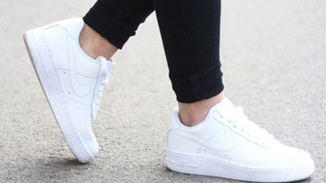 Save The Sneakers: 9 τρόποι για να διατηρείς καθαρά τα λευκά παπούτσια σου