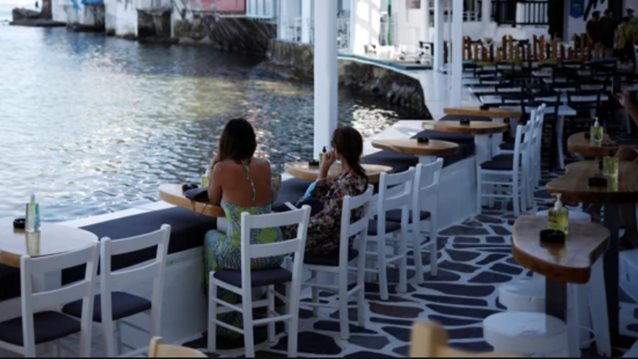 Κορονοϊός: Φόβοι για αύξηση κρουσμάτων μετά τον Δεκαπενταύγουστο - Αυστηροί έλεγχοι στα &quot;κόκκινα&quot; νησιά