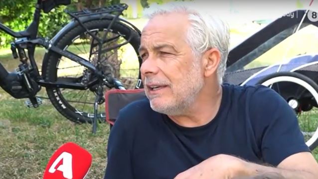 Χάρης Χριστόπουλος: &quot;Η σχέση με τον πατέρα μου ήταν τραυματική. Σχεδόν δεν με αγκάλιασε ποτέ&quot;