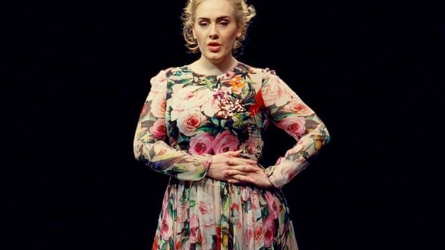 To ξέσπασμα του γυμναστή της Αντέλ: «Δεν ήθελε να γίνει τόσο αδύνατη. Αφήστε την ήσυχη»