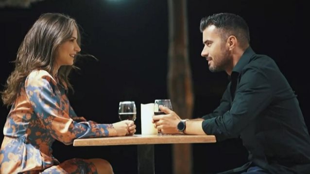 Η Κατερίνα Γερονικολού είπε το &quot;ναι&quot; στον Γιάννη Τσιμιτσέλη στο τελευταίο επεισόδιο του &quot;Fishy&quot;