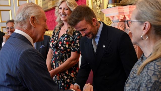 Sir David Beckham | Ιππότης και μελλοντικός κηπουρός του βασιλιά Κάρολου;