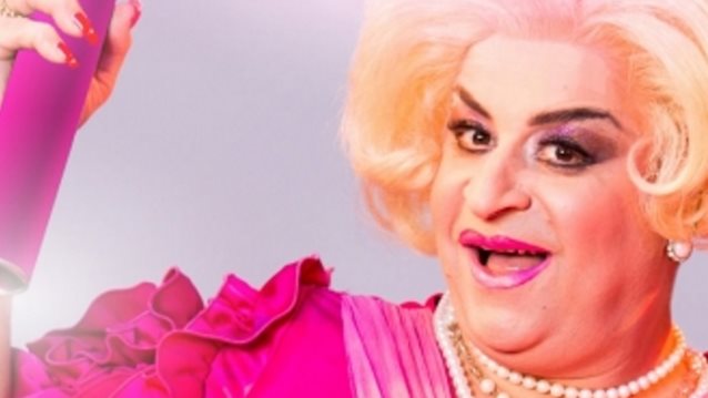 Μάρκος Σεφερλής

: «Κάποιοι ζουν κρίνοντας αυτό που κάνω εγώ»