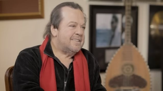 Γιάννης Πάριος: "Ποτέ μου δεν πίστεψα πως είμαι κάτι ξεχωριστό ή κάτι παραπάνω από κάποιον άλλον, κι αυτό μου το έκανε δώρο ο Θεός"