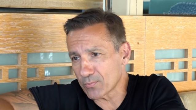 Πέτρος Ίμβριος: "Έπρεπε να είναι λαϊκοί τραγουδιστές στη συναυλία για τον Καρρά, όχι το παρεάκι μιας δισκογραφικής"