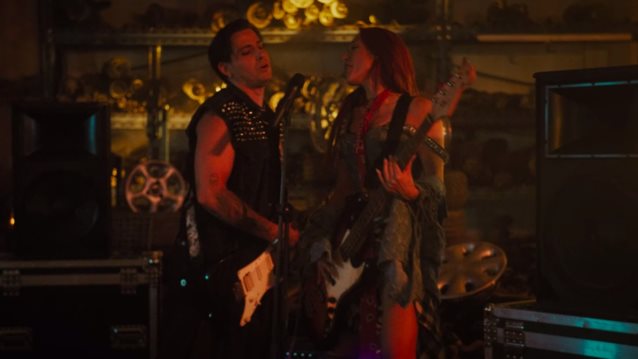 Αναστάσιος Ράμμος &amp; Τάνια Μπρεάζου ενώνουν τις φωνές τους και ερμηνεύουν &quot;Αλλάζω Εγώ&quot;