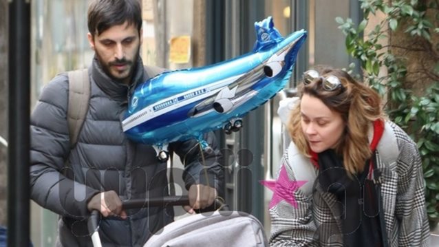 Λένα Παπαληγούρα &amp; Άκης Πάντος: Η πρώτη δημόσια εμφάνιση με τον γιο της! Όλες οι φωτογραφίες