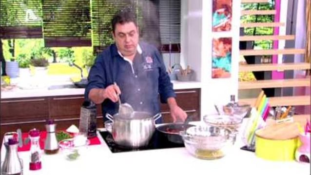 Συνταγή για Μαμαδίστικο Ρολό Κοτόπουλο από τον Χριστόφορο Πέσκια: Αναλυτικά τα υλικά και η εκτέλεση: Video