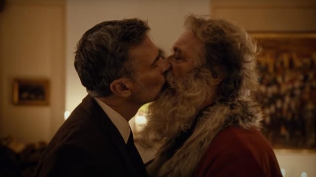 Το διαφημιστικό με τον ομοφυλόφιλο Άγιο Βασίλη και το μήνυμα της νορβηγικής ταχυδρομικής υπηρεσίας