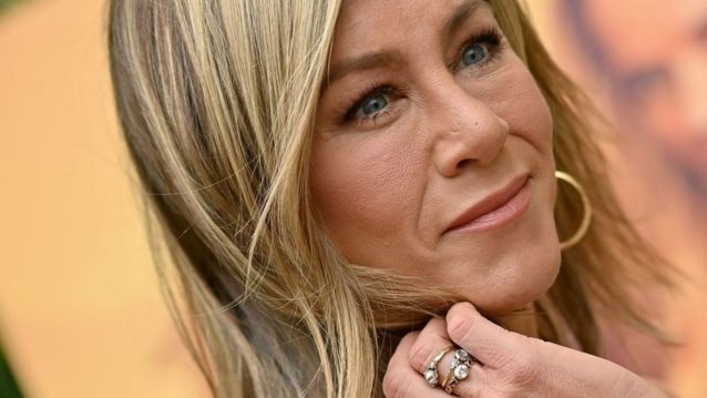 Jennifer Aniston | Το παθιασμενο φιλι γενεθλιων με τον συντροφο της που "εριξε" το Instagram