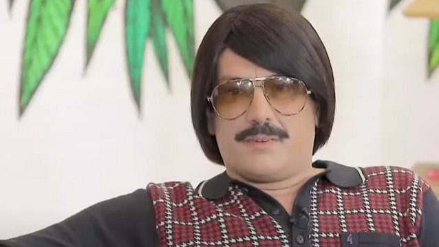 Ο Τόνι Σφήνος εμφανίστηκε, ως ο εαυτός του και δεν τον αναγνωρίσαμε