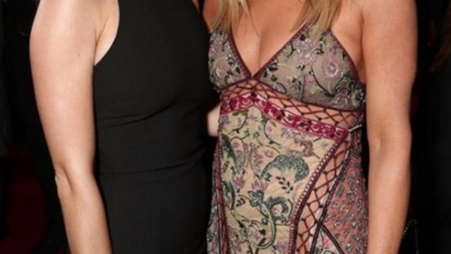 Μοιράστηκαν τον ίδιο σύντροφο και τώρα ποζάρουν αγκαλιά: Ποιες κυρίες είπαν «Περασμένα ξεχασμένα»;