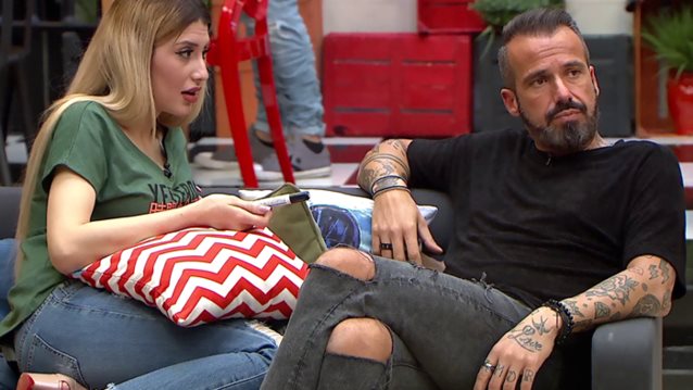 Power of Love: Ο έντονος καβγάς ανάμεσα σε Βίβιαν &amp; Νίκο: «Άμα δεν σου αρέσει, κλείσε τα μάτια σου»