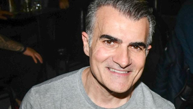 Η επική ατάκα Σταματόπουλου: Αγόρασα κατά λάθος ένα πουκάμισο 400 ευρώ και μετά είπα στους φίλους μου ''θα με θάψετε με αυτό''