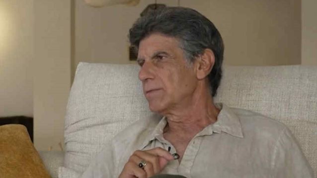 Γιάννης Μπέζος:  Οι καλλιτέχνες δεν δικαιούνται να λένε &quot;κουράστηκα&quot; - Να πάτε στην οικοδομή να ξεκουραστείτε