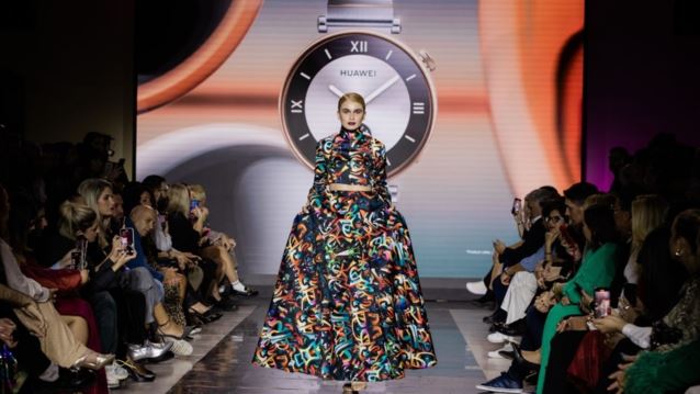 Huawei Watch GT4: Στηρίζει τα New Designers Awards και βραβεύεται ως &quot;Best Fashion Tech Wearable&quot;