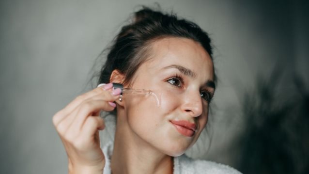 Αυτός είναι ο καλύτερος ορός για καταπολέμηση των καφέ κηλίδων