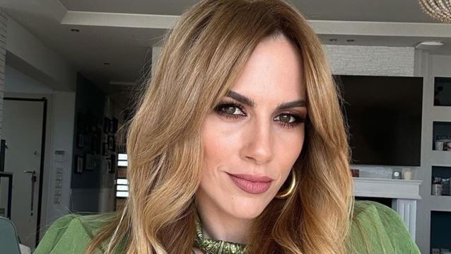 Η Ντορέττα Παπαδημητρίου μαγειρεύει με τη μικρή κατάξανθη ανιψιά της | Το λαχταριστό γλυκό που ετοίμασαν