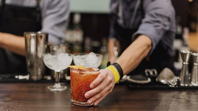 Τα μόνα cocktails με ρούμι που πρέπει να πιεις αυτό το καλοκαίρι
: Το ποτό της χαράς σε τρεις ξεχωριστές εκδοχές.
