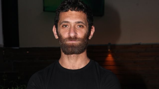 Λευτέρης Πολυχρόνης: Μέσα στην τρέλα μου της λέω "Συγγνώμη που δεν έχω έρθει, σκοτώνω ένα παιδάκι και έρχομαι"