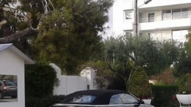 Αυτή είναι η ιστορική οικία Μητσοτάκη στη Γλυφάδα που άλλαξε χέρια