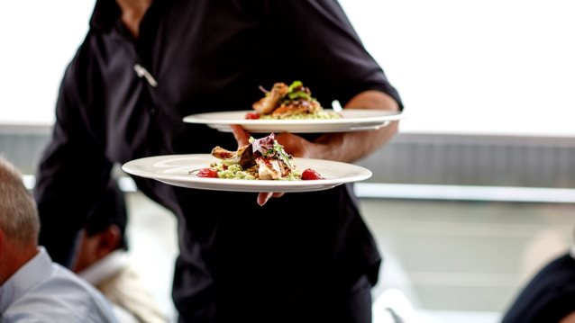 10 μυστικά που δεν θα σου πει ποτέ ένας σερβιτόρος: Στα λέμε εμείς!