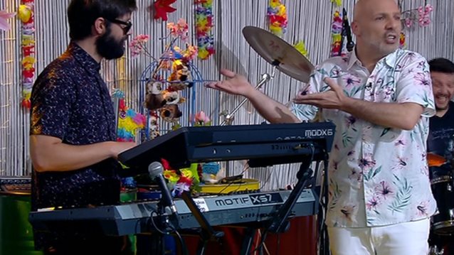 Νίκος Μουτσινάς

: Ξεκαρδιστικό! Έκανε «μαγκιές» στον Ανδρέα και κόλλησε κατά λάθος τη μουσική της εκπομπής