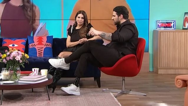 Ελένη Χατζίδου: Μου έλεγαν οι φίλες μου &quot;Βγάζεις χρήματα, αυτός είναι δύσκολα&quot; - &quot;Δεν σε ενοχλεί που δεν έχει πόδι;&quot;