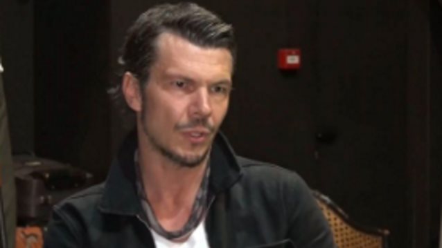 Ιωάννης Παπαζήσης: &quot;Δεν δυσκολεύτηκα να επικοινωνήσω τη συνέχεια της ζωής μου στον γιο μου&quot;