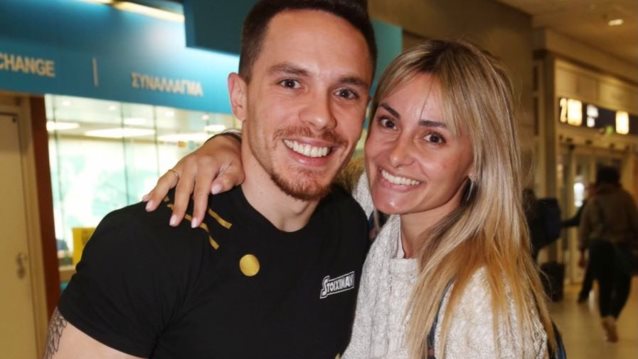 Βασιλική Μιλλούση: Οργανώνει τη ντουλάπα της – Πλάνα από το γεμάτο ρούχα υπνοδωμάτιό της
