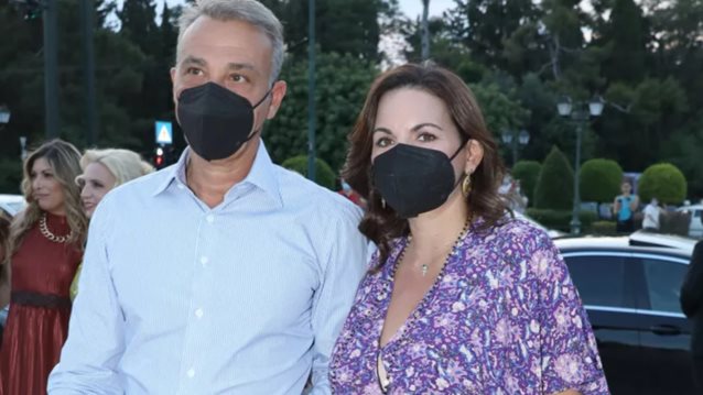 Όλγα Κεφαλογιάννη | Η εμφάνιση στο Dior Cruise 2022 show με φουσκωμένη κοιλίτσα - Με τον Μίνω Μάτσα στο πλευρό της