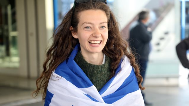 Eurovision 2022 | Η Αμάντα Γεωργιάδη αναχώρησε για το Τορίνο! Φωτογραφίες