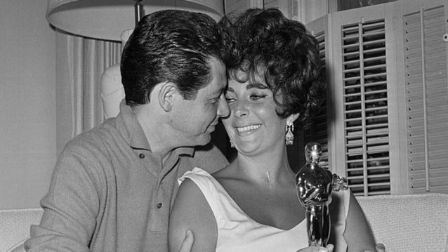 Η Elizabeth Taylor είχε αποπειραθεί να αυτοκτονήσει κατά τη διάρκεια του &quot;απαίσιου γάμου&quot; της με τον Eddie Fisher