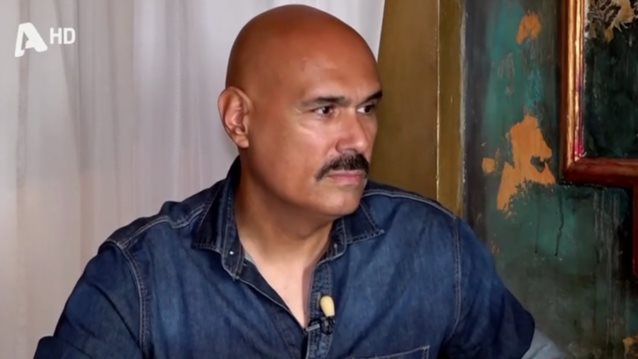 Ο Δημήτρης Σκουλός σε ένα σχόλιο - αιχμή: "Εγώ δεν γλείφω όπου φτύνω"