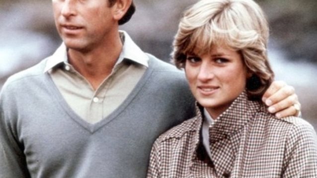 Πρίγκιπας Κάρολος - Νταϊάνα: Η παράξενη λεπτομέρεια στις κοινές φωτογραφίες τους