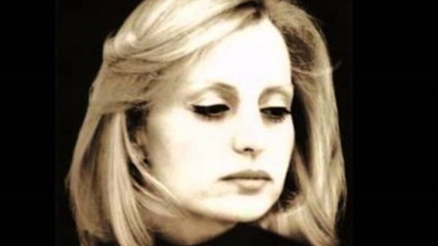 Βίκυ Μοσχολιού: Βόλτα με γόνδολα στη Βενετία φορώντας το αγαπημένο item των Γαλλίδων